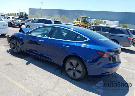 2018 Tesla Model 3 z USA, uszkodzony, nr VIN 5YJ3E1EB8JF105256